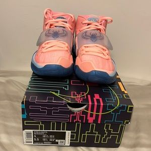 Kyrie 6 Concepts size 4 kids